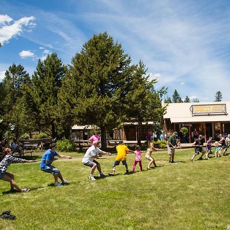 Bend-Sunriver Camping Resort Two-Bedroom Cabin 7 Exterior photo